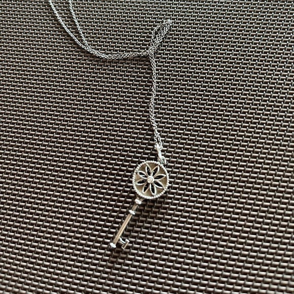 Tiffany daisy key - Picture 1 of 2